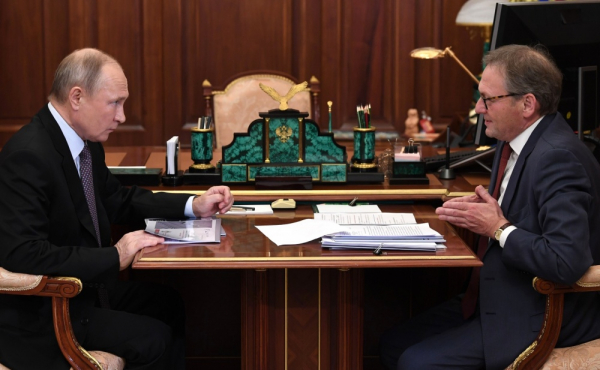 Путину доложат о барьерах в работе частных клиник по ОМС
